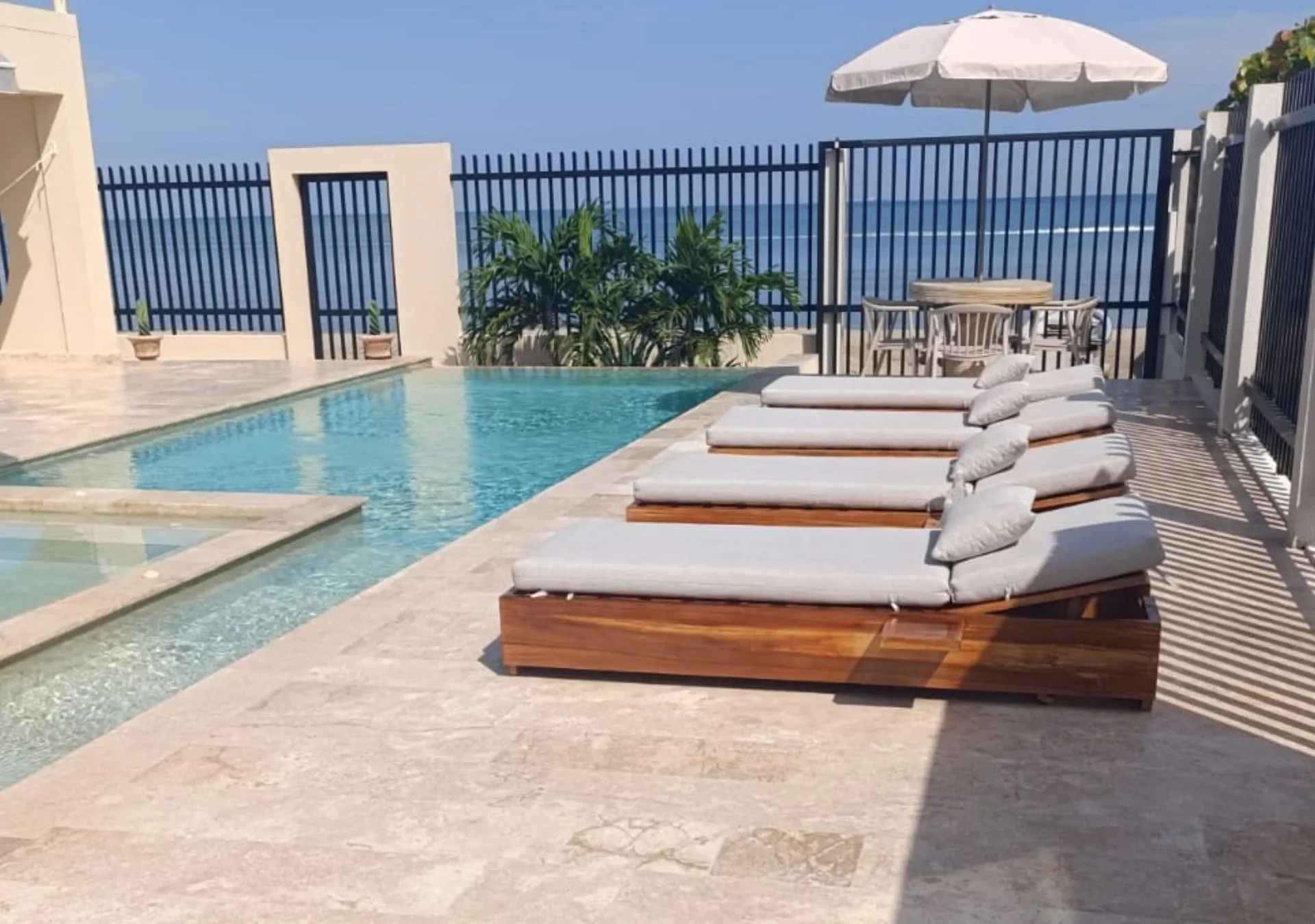 Pisos y enchapes para Piscina