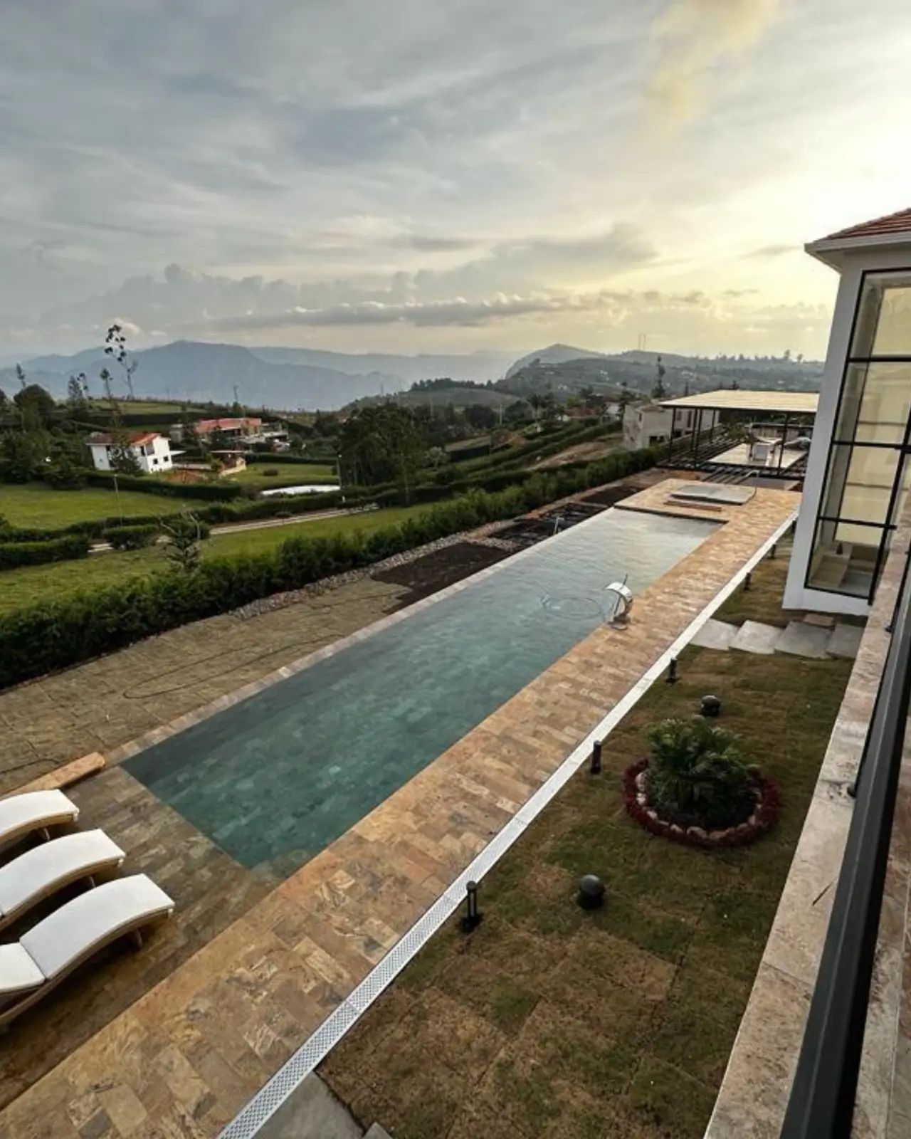 Travertino Moca — vista alternativa